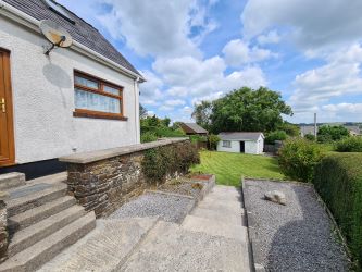 8 Heol Hen, Five Roads, Llanelli, SA15 5HJ