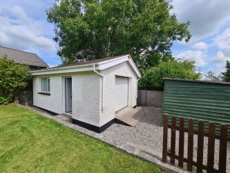8 Heol Hen, Five Roads, Llanelli, SA15 5HJ