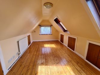 8 Heol Hen, Five Roads, Llanelli, SA15 5HJ