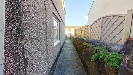 8 Queens Road, Skewen, Neath, West Glamorgan, SA10 6UH