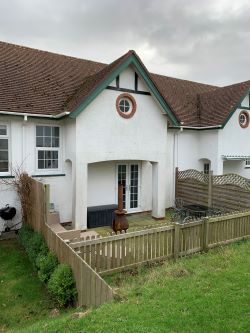 18 Lilac Cottage, Penrallt Hotel, Aberporth, Cardigan, Dyfed, SA43 2BS