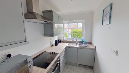 18 Lilac Cottage, Penrallt Hotel, Aberporth, Cardigan, Dyfed, SA43 2BS
