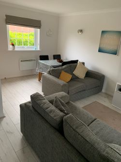 18 Lilac Cottage, Penrallt Hotel, Aberporth, Cardigan, Dyfed, SA43 2BS