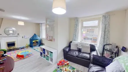 38 East Road, Tylorstown, Ferndale, Mid Glamorgan, CF43 3DD