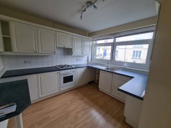 18 Cathedral Court, Newport, Gwent, NP20 4EU