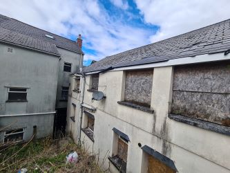 3-4 Mile End Court Pontmorlais, High Street, Merthyr Tydfil, CF47 8UB