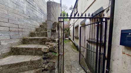 3-4 Mile End Court Pontmorlais, High Street, Merthyr Tydfil, CF47 8UB