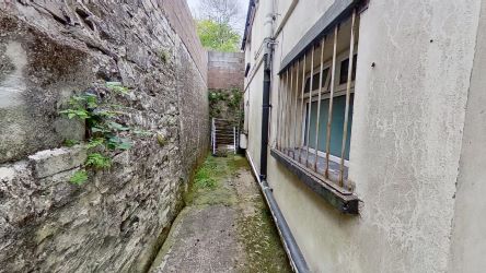 3-4 Mile End Court Pontmorlais, High Street, Merthyr Tydfil, CF47 8UB