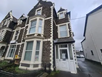 16 Gelliwastad Road, Pontypridd, Mid Glamorgan, CF37 2BW