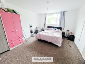 17 Wind Street, Ammanford, SA18 3DN