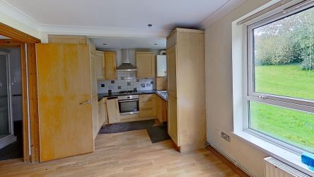 Flat 12 Llys Newydd, Tir Einon, Llanelli, Dyfed, SA14 9DT