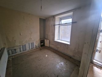 65 Penygraig Road, Tonypandy, CF40 1HB