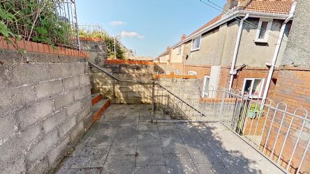 118 Garden Suburbs, Trimsaran, Kidwelly, Dyfed, SA17 4AE