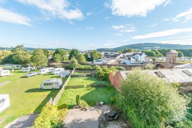The Three Horseshoes Inn, 21 Drybridge Street, Monmouth, NP25 5AD