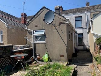 11 Richard Street, Llanelli, Dyfed, SA15 1TY