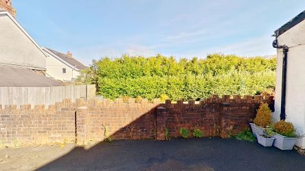 13 Black Lion Road, Gorslas, Llanelli, SA14 6RS