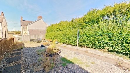 13 Black Lion Road, Gorslas, Llanelli, SA14 6RS