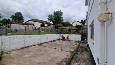 3 Royal Oak Terrace, Johnstown, Carmarthen, SA31 3NA