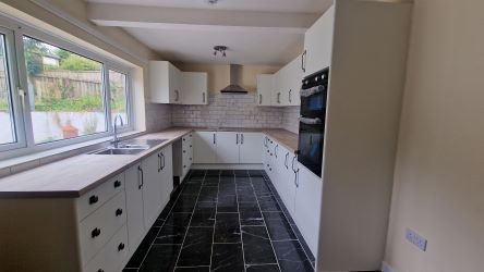 3 Royal Oak Terrace, Johnstown, Carmarthen, SA31 3NA