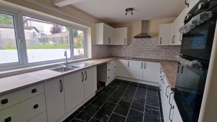 3 Royal Oak Terrace, Johnstown, Carmarthen, SA31 3NA