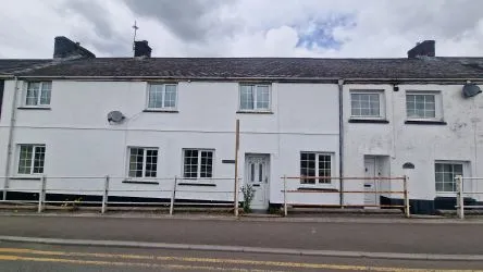 3 Royal Oak Terrace, Johnstown, Carmarthen, SA31 3NA