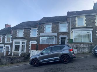15 Stow Hill, Pontypridd, Mid Glamorgan, CF37 1RZ