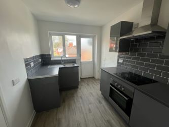 Top Floor Flat, 16 Clytha Square, Newport, NP20 2EE