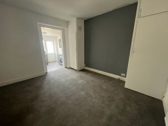Top Floor Flat, 16 Clytha Square, Newport, NP20 2EE
