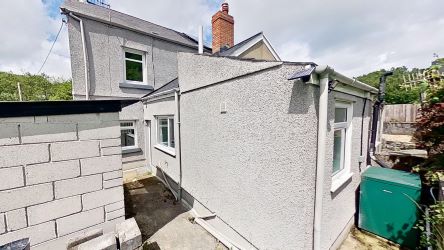 Forest View, 2 Neath Road, Ystradgynlais, Swansea, SA9 1PP