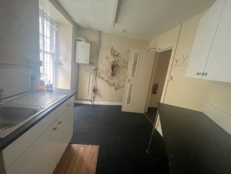 17 Nott Square, Carmarthen, SA31 1PQ