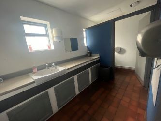 Merlin Hotel, Pwllgwaun Road, Pontypridd, CF37 1HH