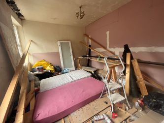 Merlin Hotel, Pwllgwaun Road, Pontypridd, CF37 1HH