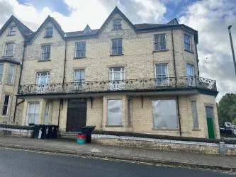 Flat 8 Cadwallader, Park Crescent, Llandrindod Wells, Powys, LD1 6AB