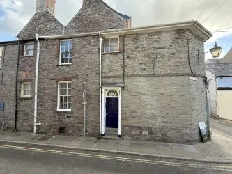 4A Lion Yard, Brecon, LD3 7BA