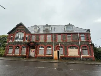 Aberaman Hotel, Thomas Terrace, Aberaman, Aberdare, Rhondda Cynon Taf, CF44 6EP