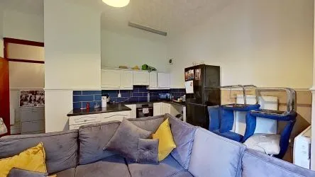 Flat 6 Garth-mor Court, Old Road, Neath, West Glamorgan, SA11 2HW