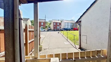 239 Heol Y Gors, Cwmgors, Ammanford, Dyfed, SA18 1RN