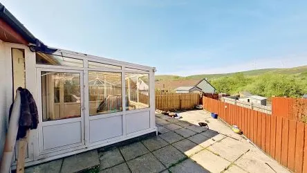 239 Heol Y Gors, Cwmgors, Ammanford, Dyfed, SA18 1RN