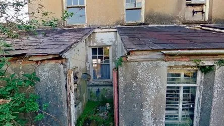 1 Blaenau Road, Llandybie, Ammanford, Dyfed, SA18 3YR