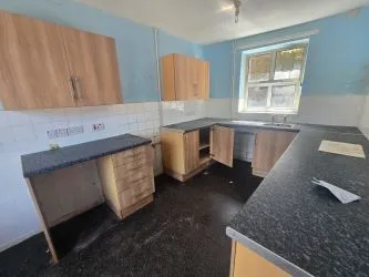 15 Oakland Terrace, Ferndale, Mid Glamorgan, CF43 4UD