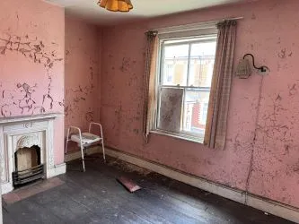 6 Queen Street, Pontypool, Gwent, NP4 6HP