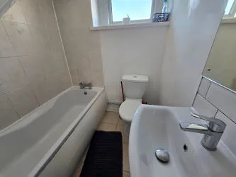 Flat 2, 49 Ferry Road, Grangetown, Caerdydd, Caerdydd, CF11 7DW