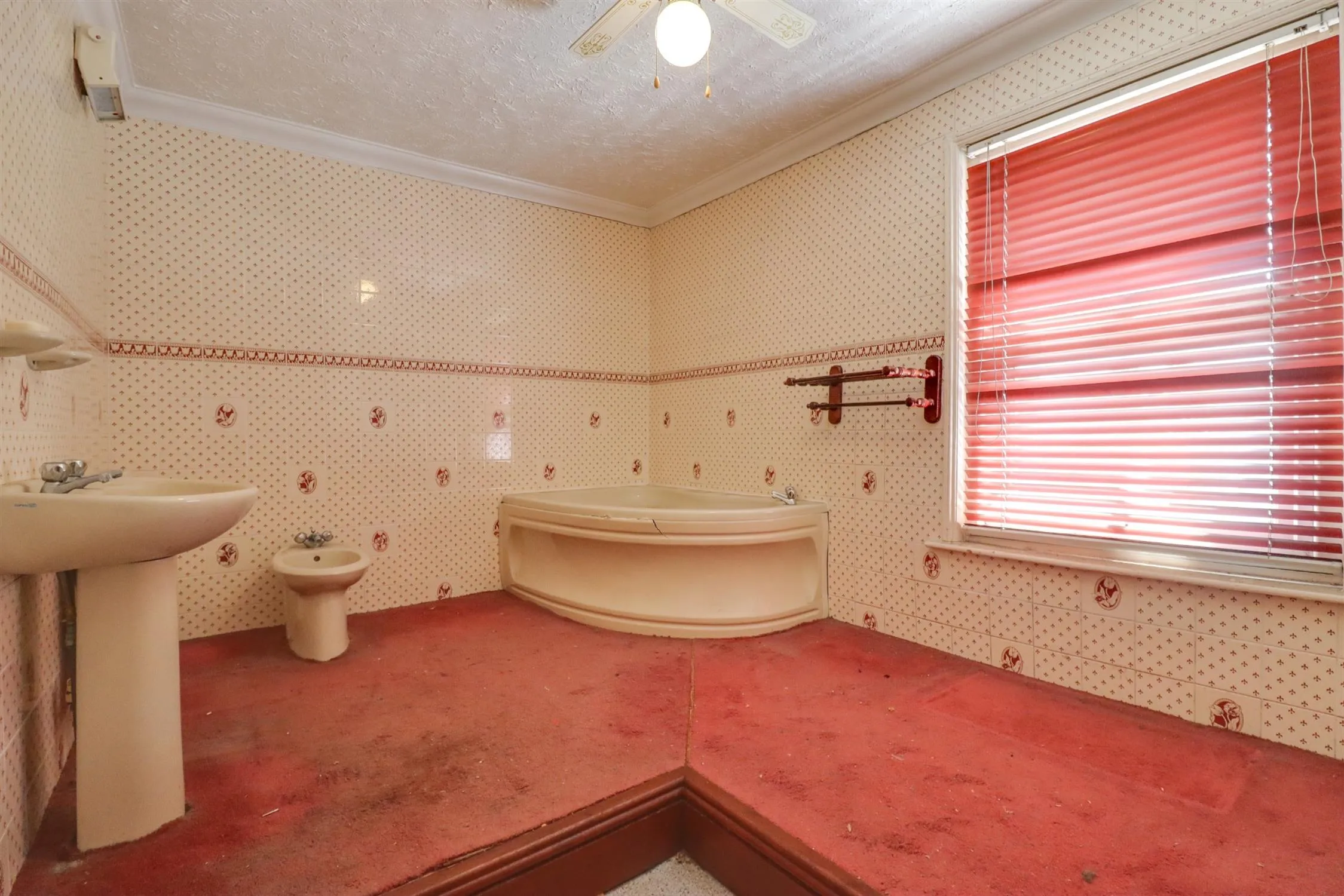Victoria Road, Woolston, 5 Bedroom Property from Pearsons Estate Agents