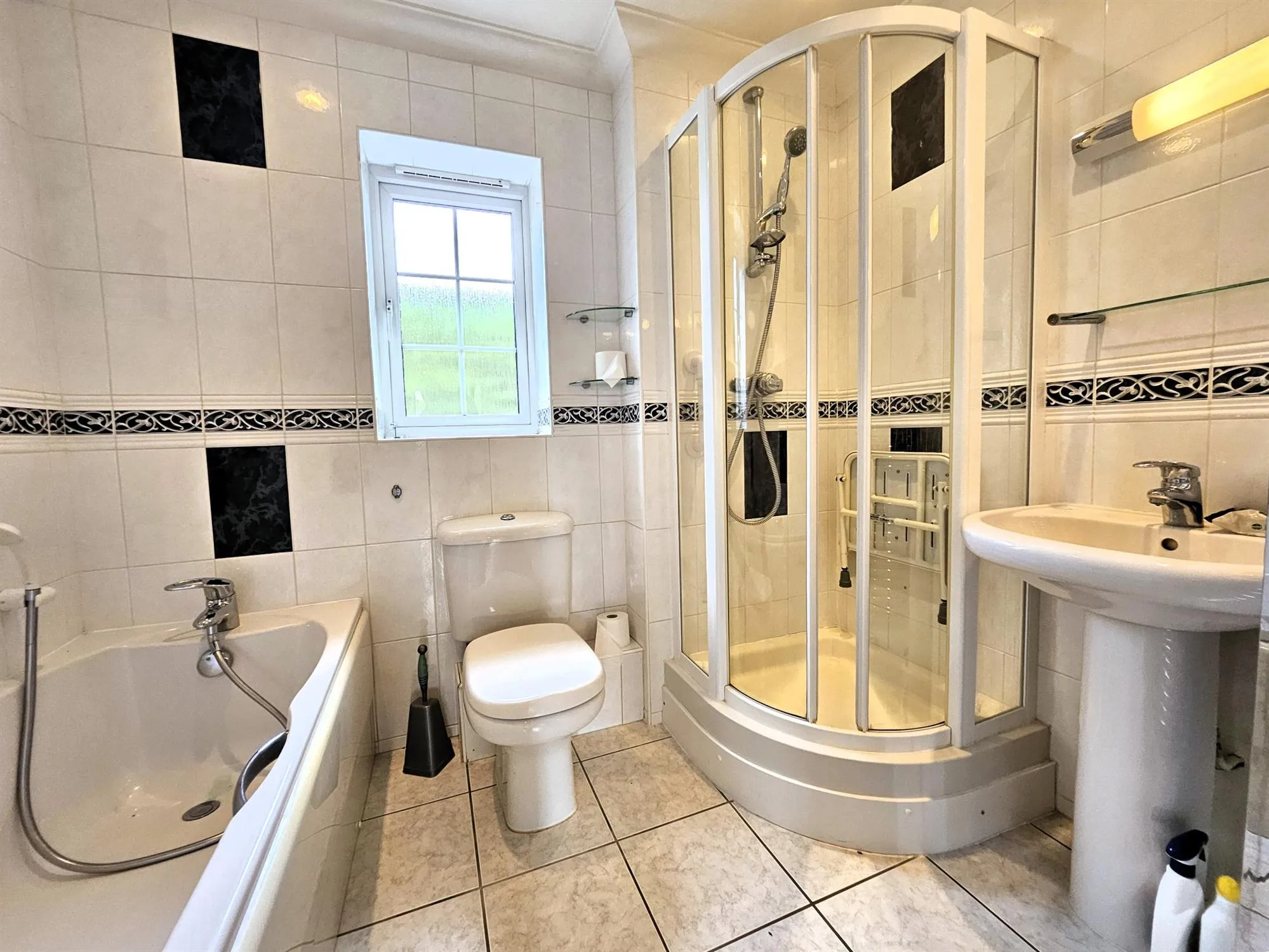 Hedge End, Southampton, 2 Bedroom Property from Pearsons Estate Agents