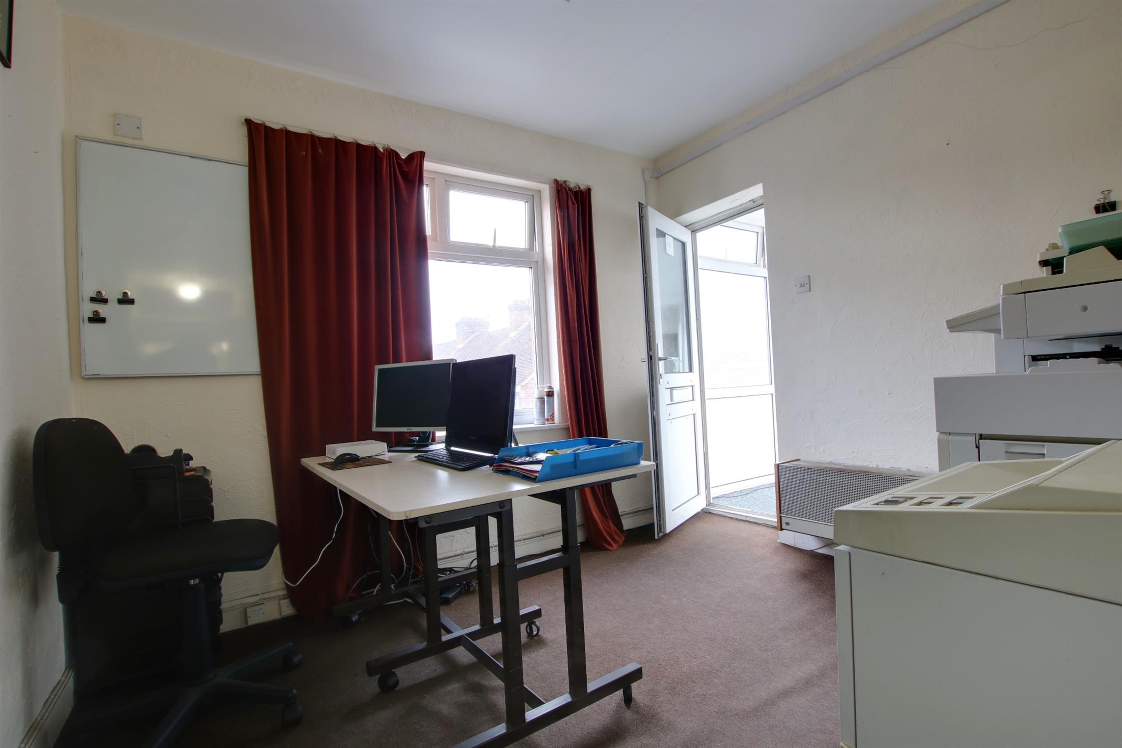 West Street, Fareham. Auction Guide Price £75,000., 1 Bedroom Property from Pearsons Estate Agents