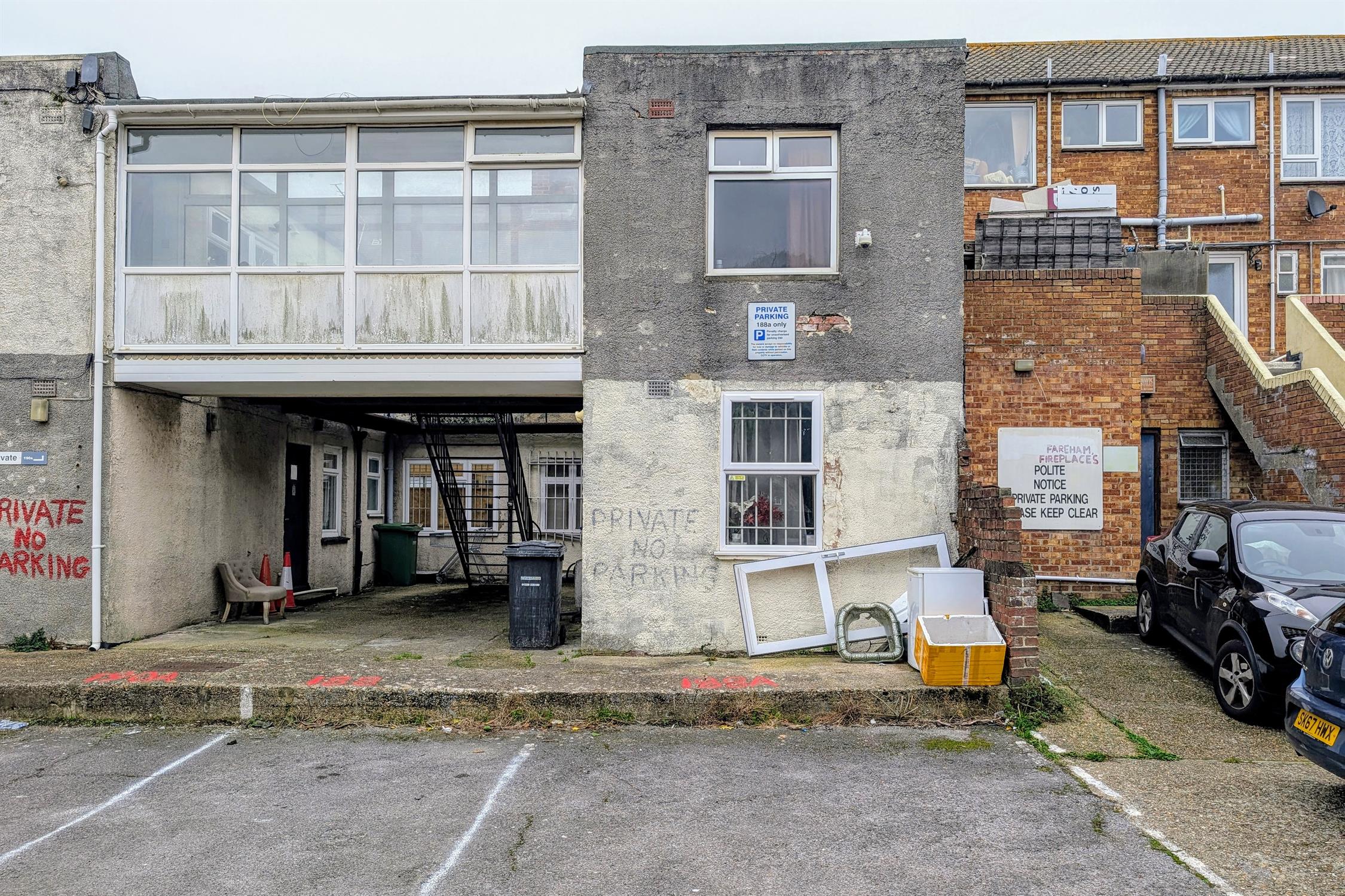 West Street, Fareham. Auction Guide Price £75,000., 1 Bedroom Property from Pearsons Estate Agents