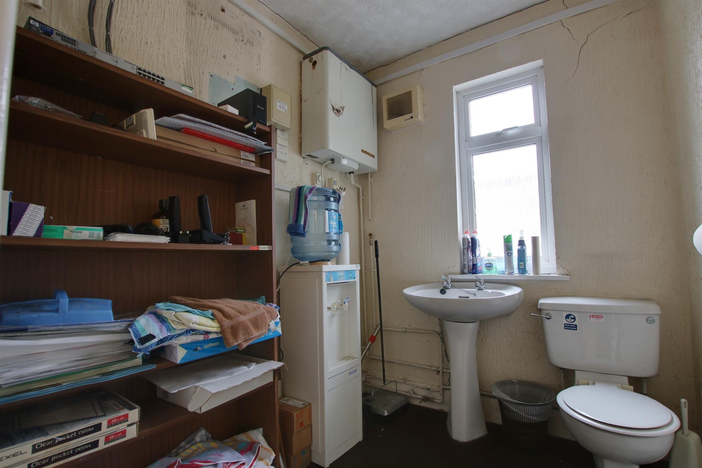 West Street, Fareham. Auction Guide Price £75,000., 1 Bedroom Property from Pearsons Estate Agents