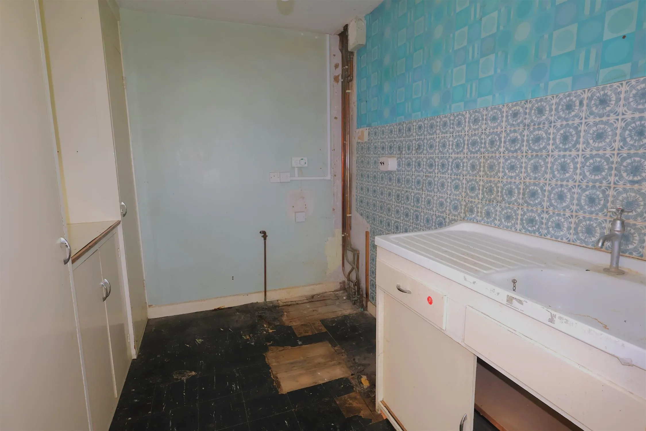 Auction!!!, Bealing Close, Southampton, 3 Bedroom Property from Pearsons Estate Agents