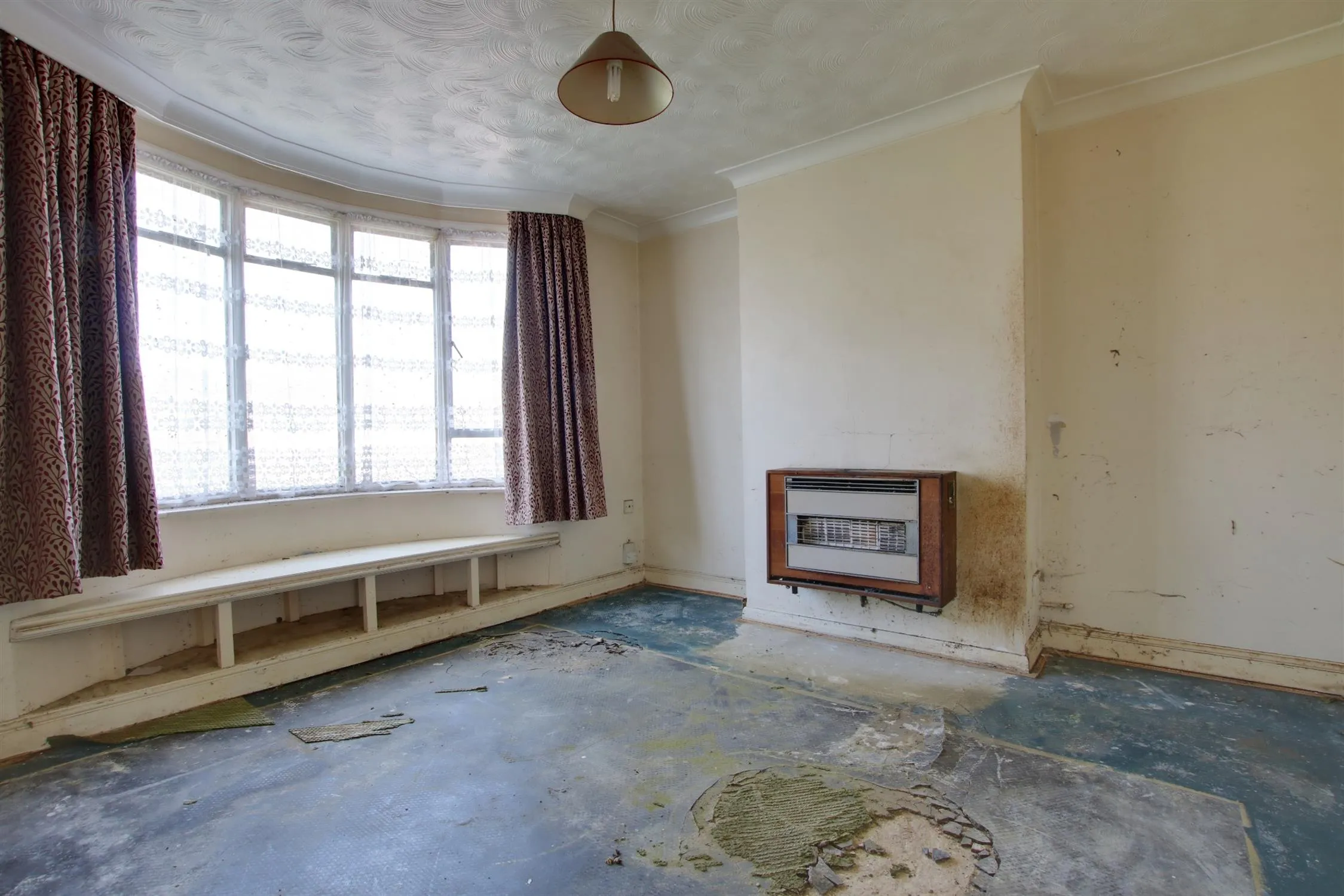 Cranleigh Road, Portchester. Auction Guide Price £180,000., 3 Bedroom Property from Pearsons Estate Agents