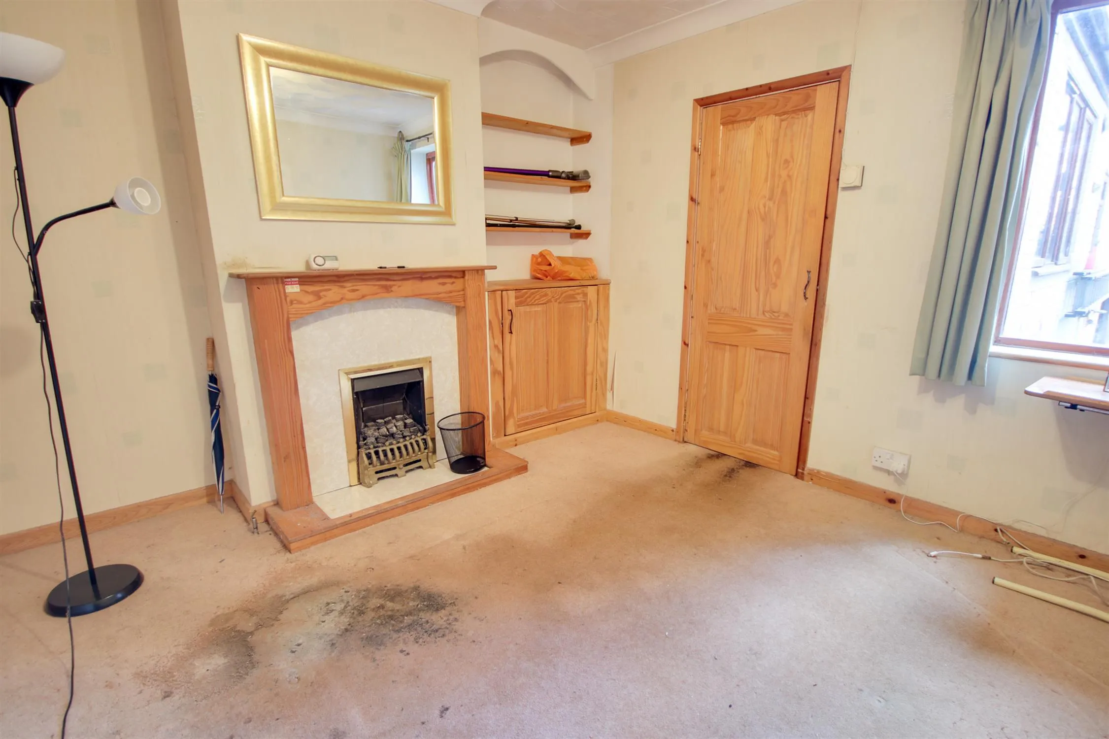 Auction Sale! Cash Buyers Only! Lots Of Potential!, 2 Bedroom Property from Pearsons Estate Agents